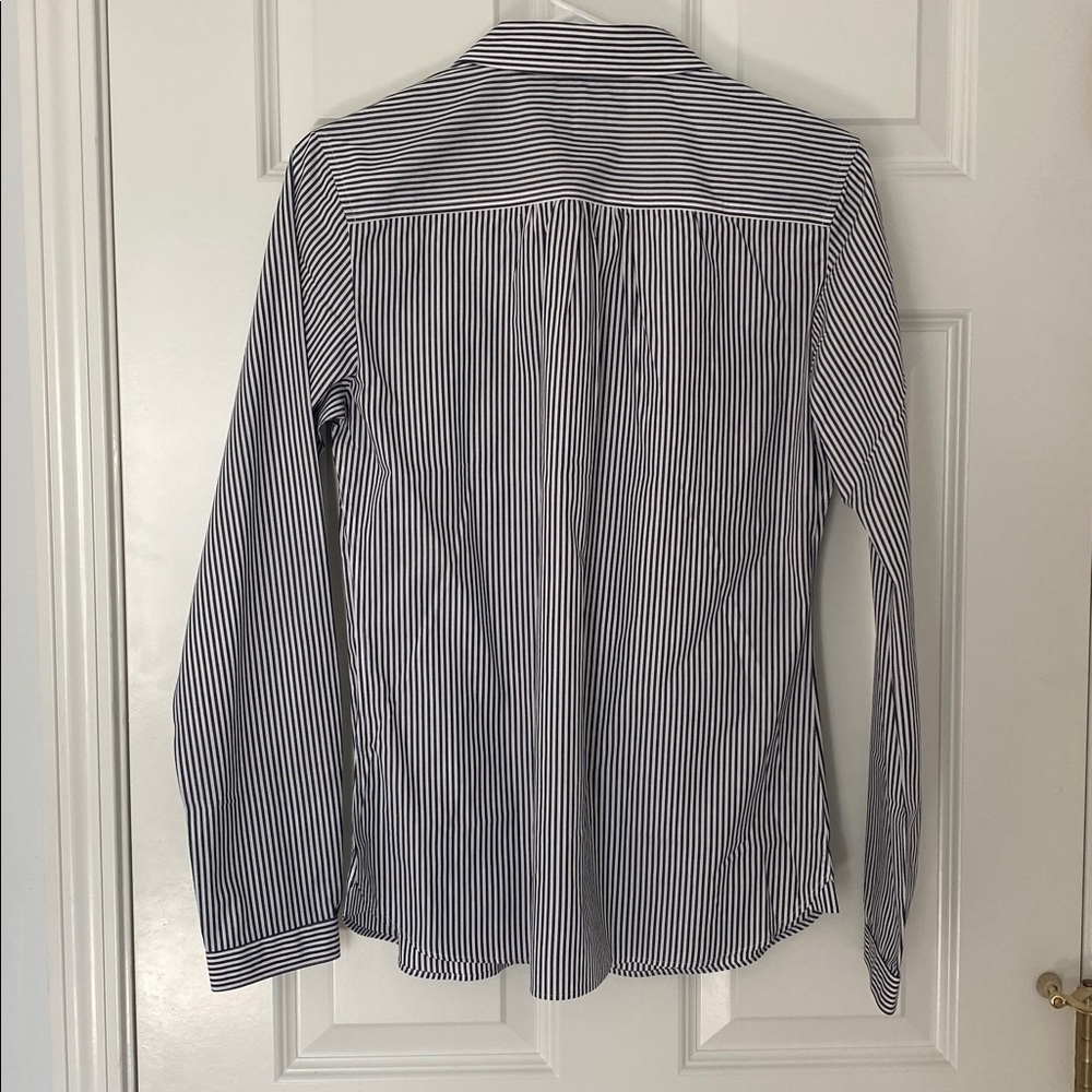 NWT. Cutter & Buck Navy and White Striped UCONN Button-Down Shirt - Picture 2 of 5